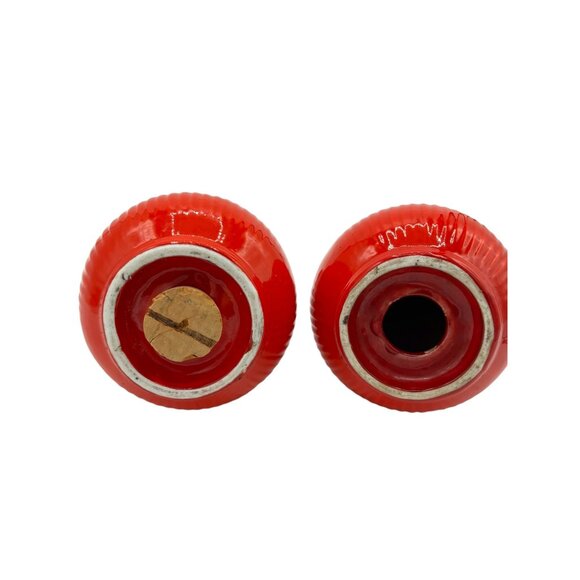 Vintage Hall Pottery Red Handle Salt and Pepper Shaker 5" - Picture 8 of 8